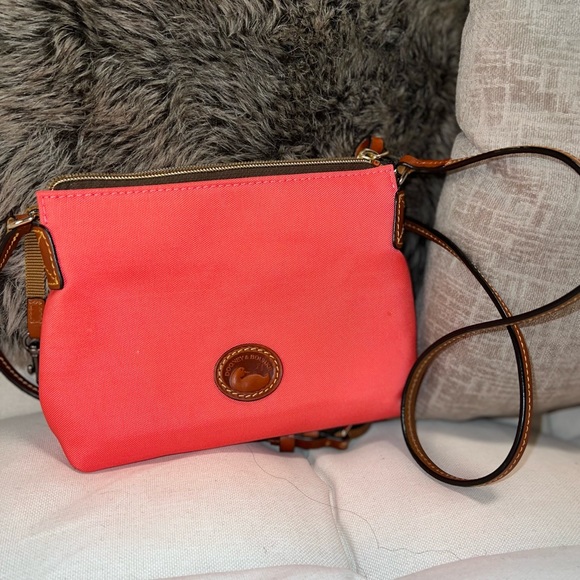 Dooney & Bourke Coat Canvas Crossbody Pouchete Red - Picture 12 of 13